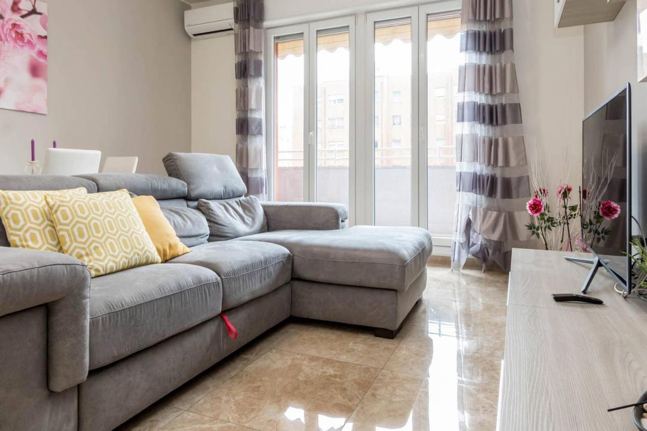 Altido Lovely Apt For 6 Located In Vibrant Gallaratese Milano Exterior foto