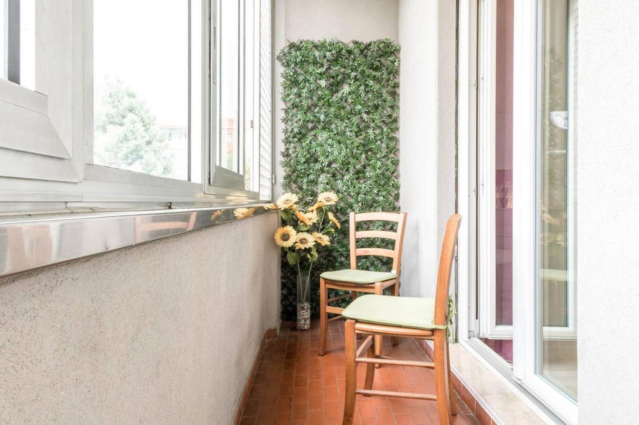 Altido Lovely Apt For 6 Located In Vibrant Gallaratese Milano Exterior foto