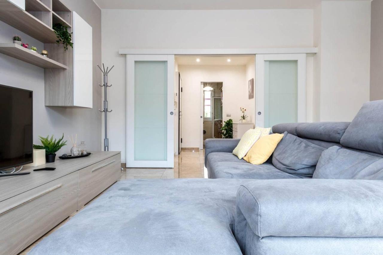 Altido Lovely Apt For 6 Located In Vibrant Gallaratese Milano Exterior foto