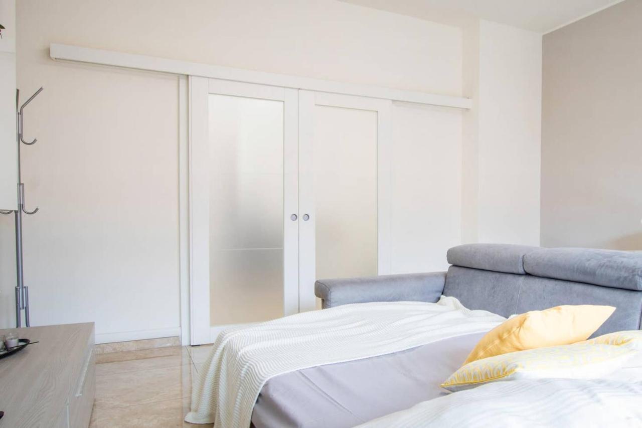 Altido Lovely Apt For 6 Located In Vibrant Gallaratese Milano Exterior foto